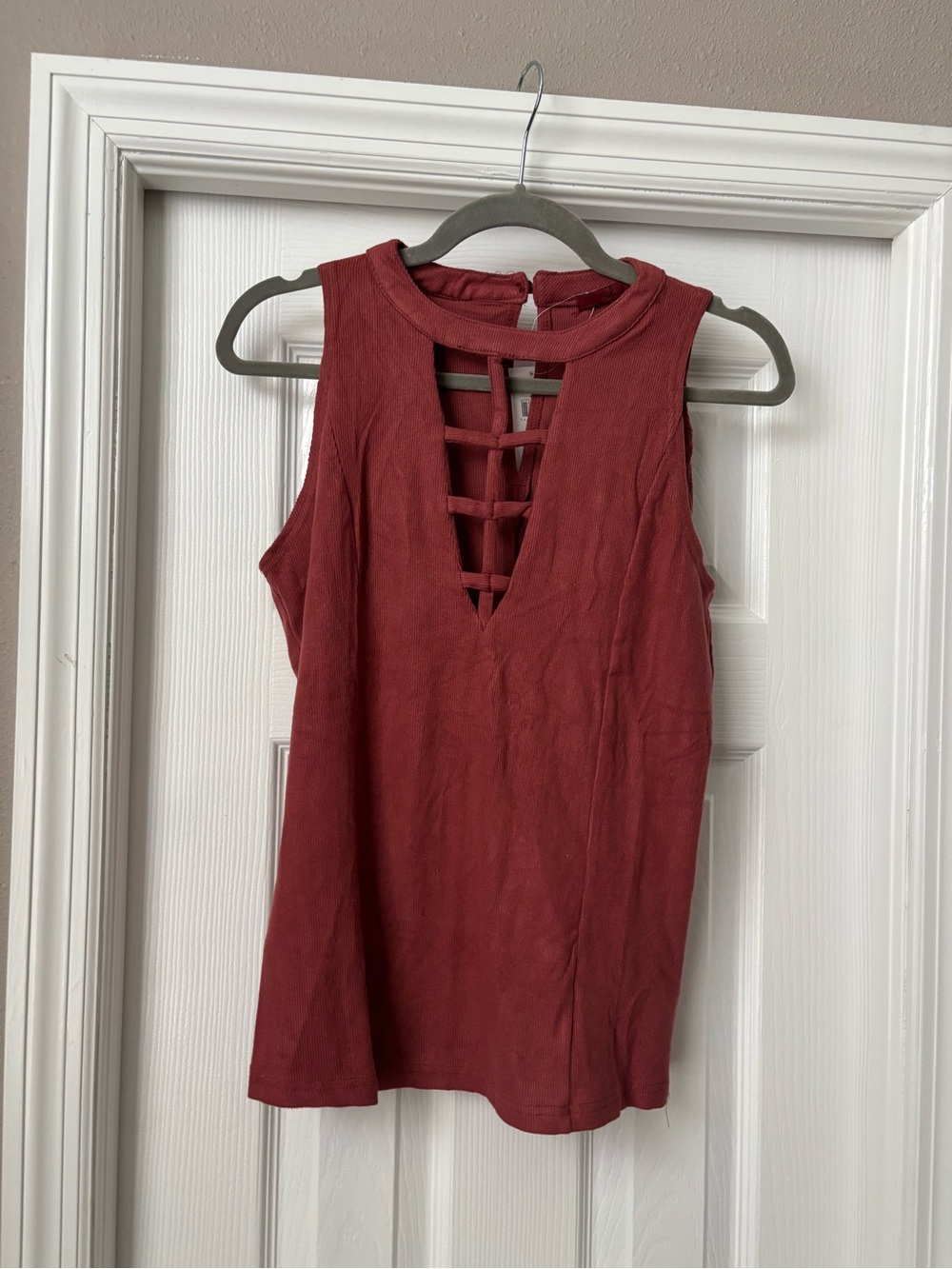 Ladder Sleeveless Tank Top in Burgundy